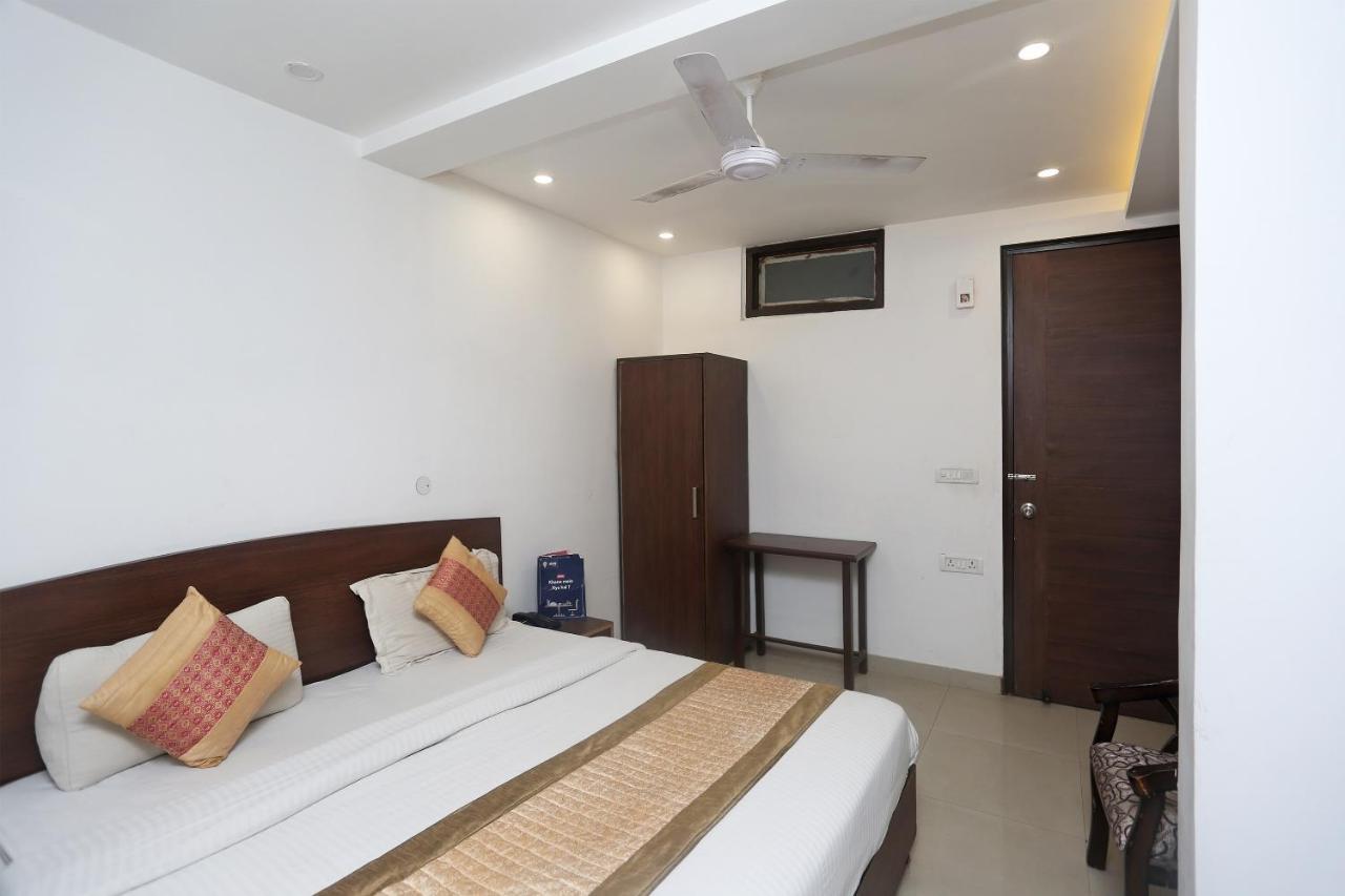 Oyo 11605 Hotel Aravali Inn Yeni Delhi Dış mekan fotoğraf